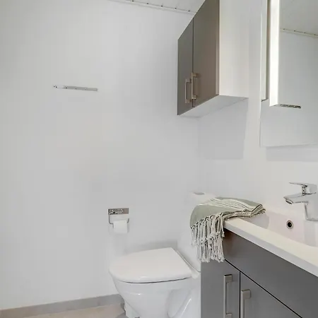 In With Sauna בית נופש *