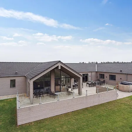 In With Sauna Nyaraló