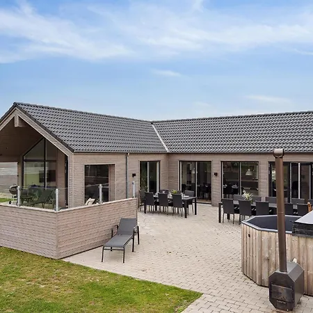 In With Sauna Nyaraló *